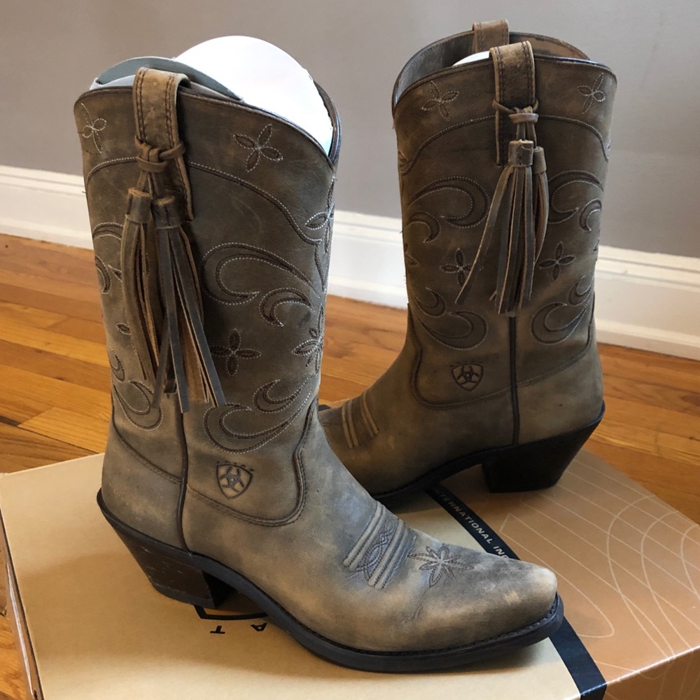 Ariat Sage boots - size 7.5
